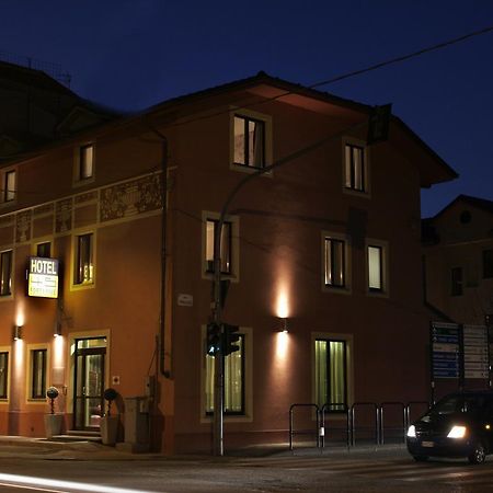 Hotel Fortyfive Chivasso Extérieur photo