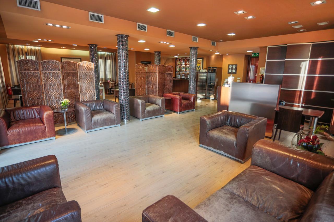 Hotel Fortyfive Chivasso Extérieur photo