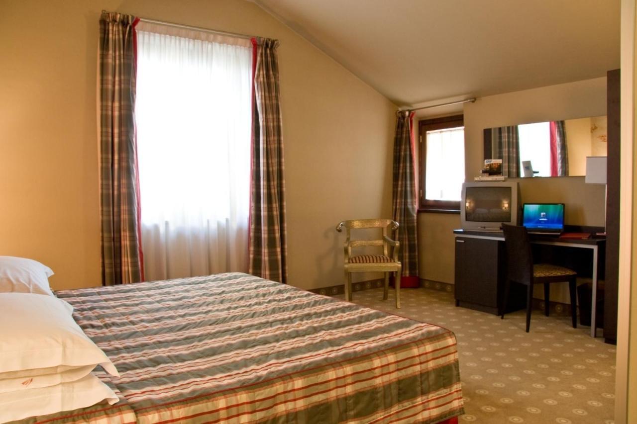 Hotel Fortyfive Chivasso Extérieur photo