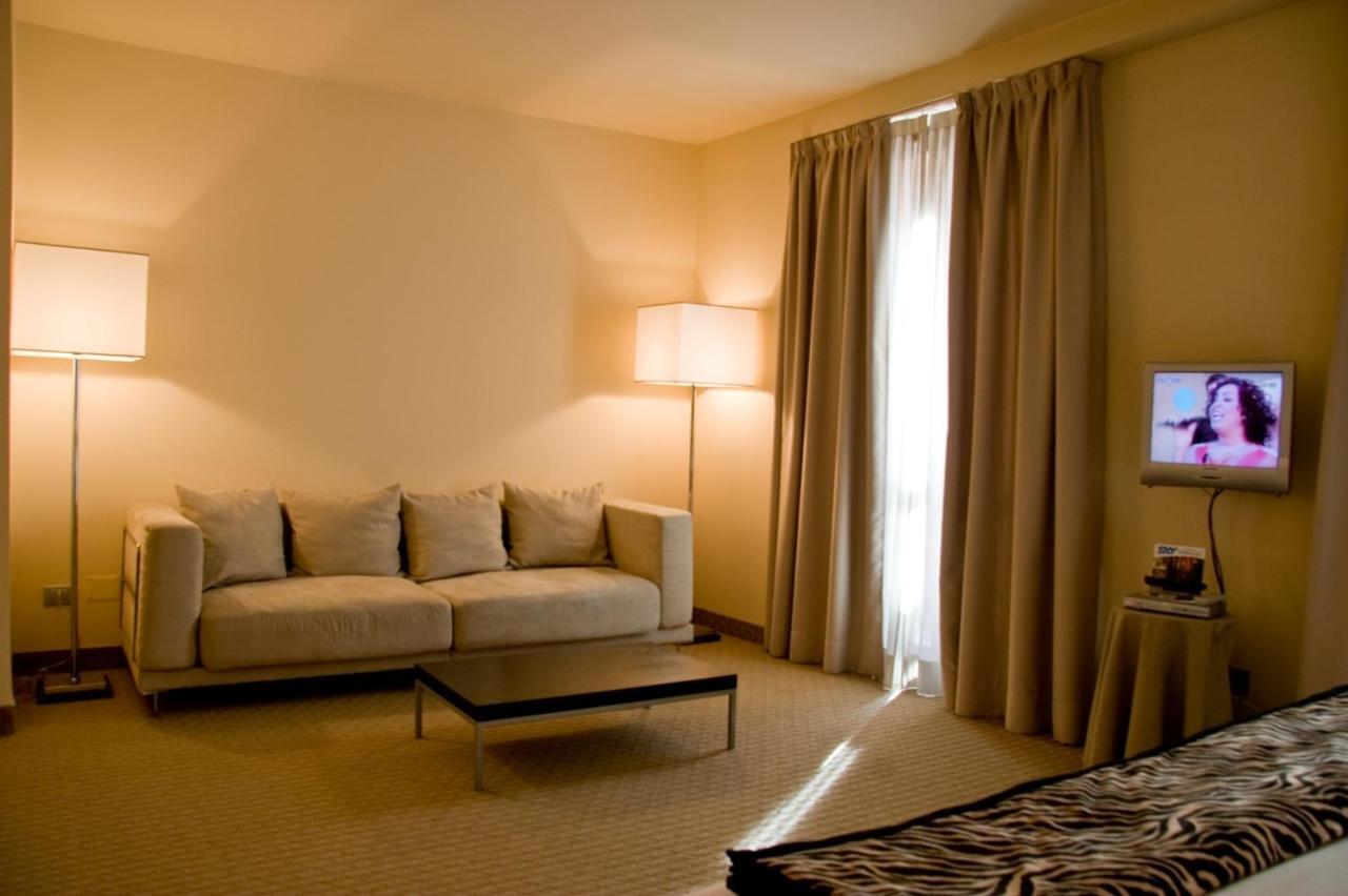 Hotel Fortyfive Chivasso Extérieur photo